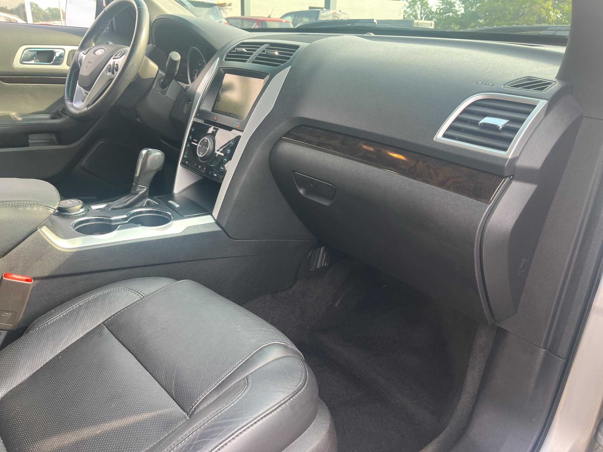 Used 2015 Ford Explorer Limited w/ Equipment Group 302A AWD/4WD image 35