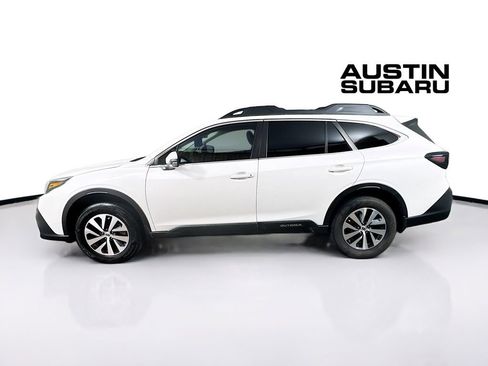 Used 2022 Subaru Outback Premium image 4