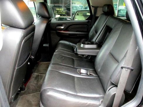 Used 2010 Cadillac Escalade 4WD Hybrid image 19