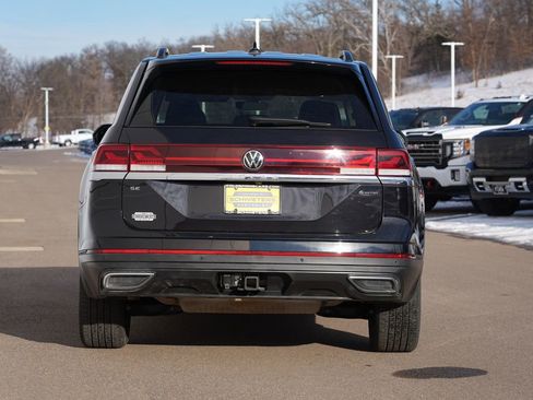 Used 2025 Volkswagen Atlas SE image 4