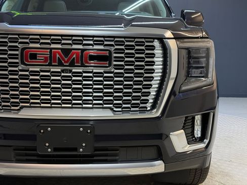 Used 2021 GMC Yukon Denali w/ Denali Premium Package image 21
