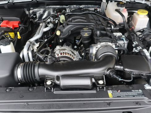 Used 2025 Jeep Gladiator Sport image 40