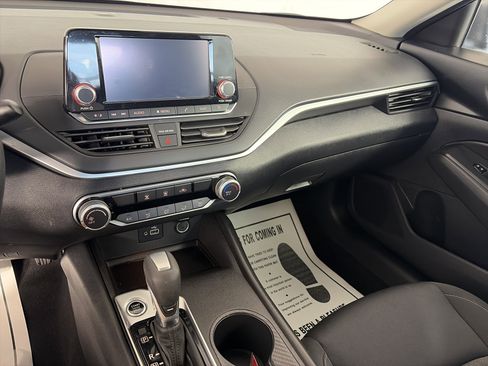 Used 2022 Nissan Altima 2.5 S image 4