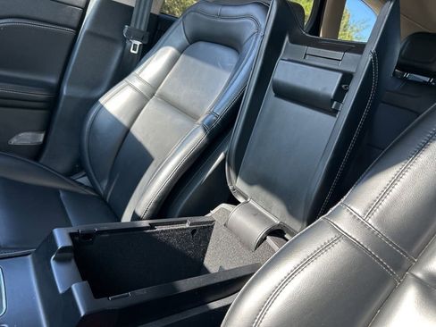 Used 2023 Lincoln Corsair Standard image 38