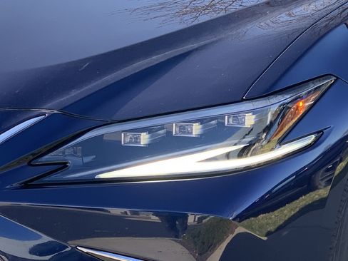 Used 2025 Lexus ES 350 Ultra Luxury image 6