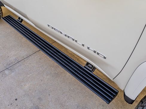 Used 2025 GMC Sierra 2500 Denali Ultimate image 13