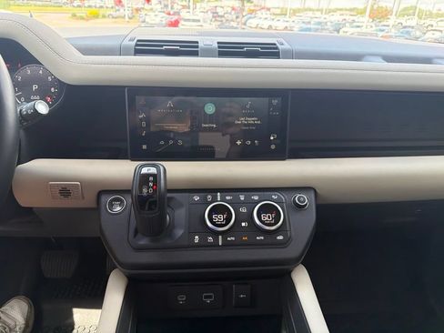 Used 2024 Land Rover Defender 110 X-Dynamic SE AWD/4WD image 22