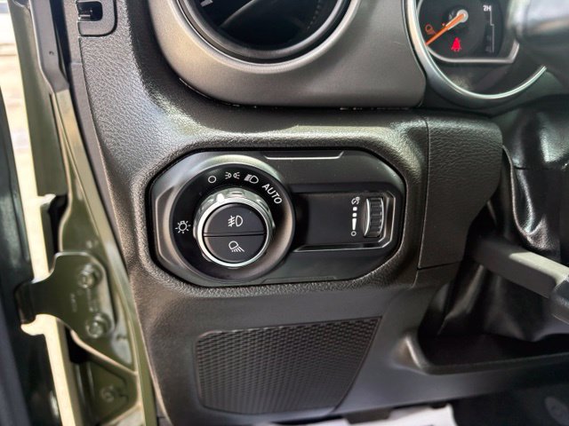 Used 2023 Jeep Gladiator Sport AWD/4WD image 25