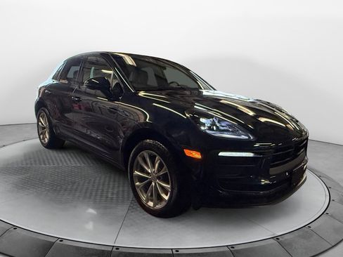 Used 2022 Porsche Macan AWD/4WD image 1