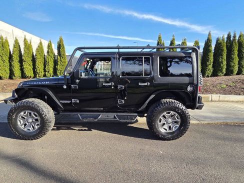 Used 2014 Jeep Wrangler Unlimited Rubicon w/ Connectivity Group AWD/4WD image 8