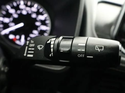 Used 2024 Nissan Rogue S AWD/4WD image 23