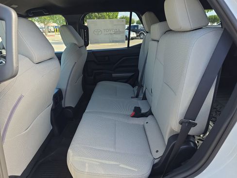 New 2026 Toyota 4Runner SR5 AWD/4WD image 10