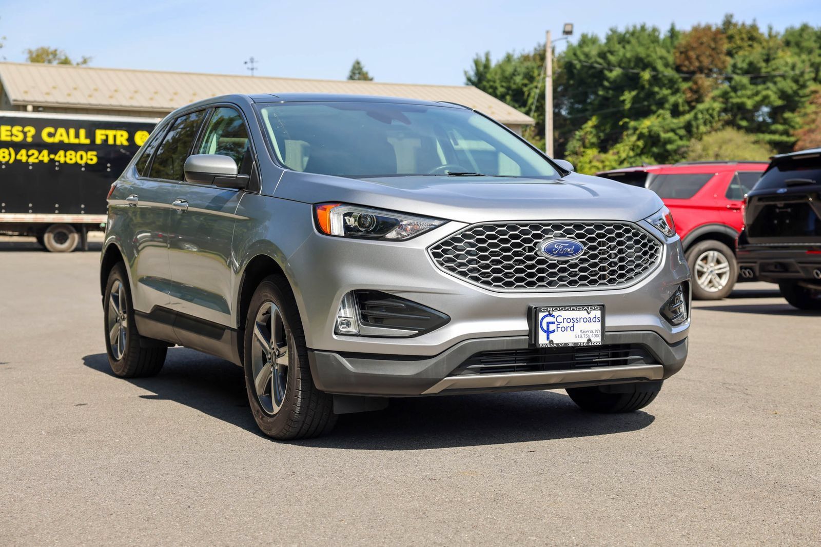 Used 2024 Ford Edge SEL w/ Convenience Package AWD/4WD image 3