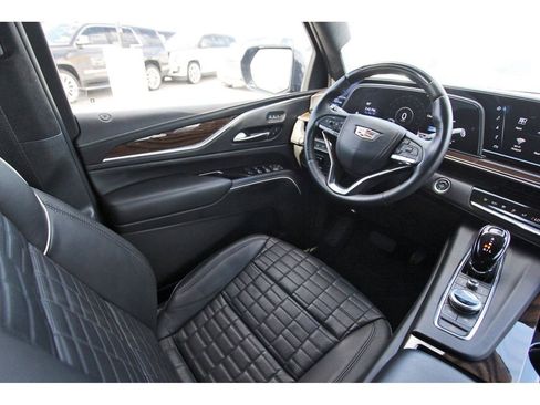 Used 2023 Cadillac Escalade ESV Sport Platinum image 8