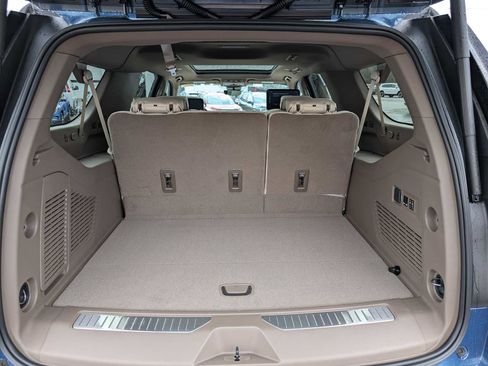 New 2026 GMC Yukon XL Denali w/ Denali Reserve Package image 7