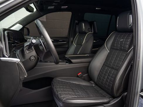 Used 2023 Cadillac Escalade V AWD/4WD image 5