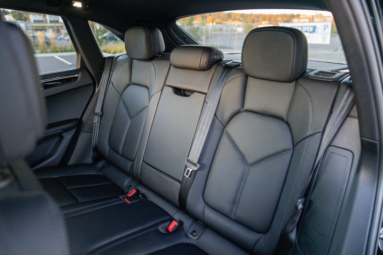 Certified 2026 Porsche Macan Turbo AWD/4WD image 24