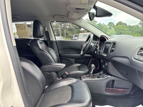 Used 2019 Jeep Compass Trailhawk w/ Cold Weather Group AWD/4WD image 23