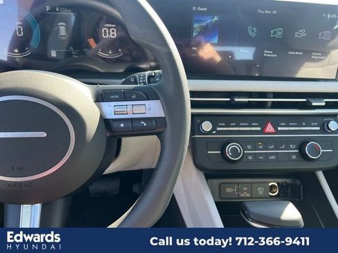 New 2025 Hyundai Tucson SE image 15