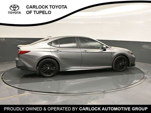 Used 2025 Toyota Camry SE w/ Convenience Package image 4