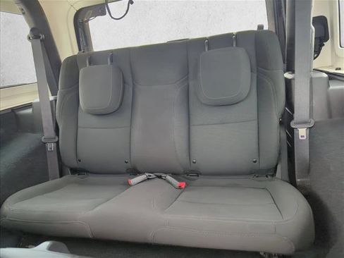 Used 2022 Jeep Wrangler Sport AWD/4WD image 18
