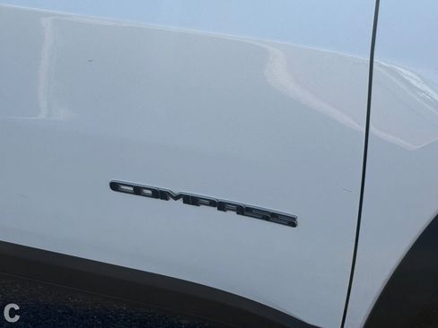 Used 2021 Jeep Compass Limited AWD/4WD image 7