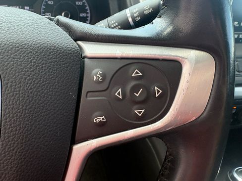 Used 2018 GMC Acadia SLE FWD image 12