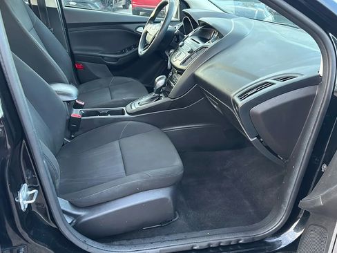 Used 2017 Ford Focus SE image 17