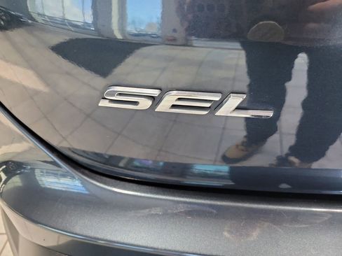 Used 2022 Ford Edge SEL w/ Sport Appearance Package image 18