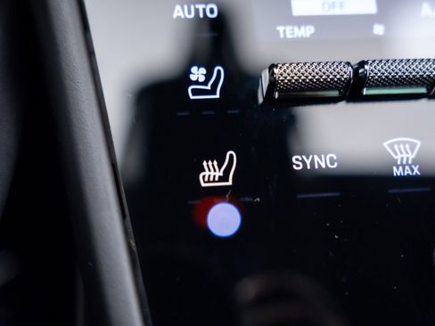 Used 2024 Porsche Cayenne S image 27