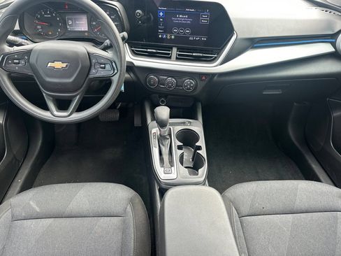 Used 2024 Chevrolet Trax LS FWD image 15