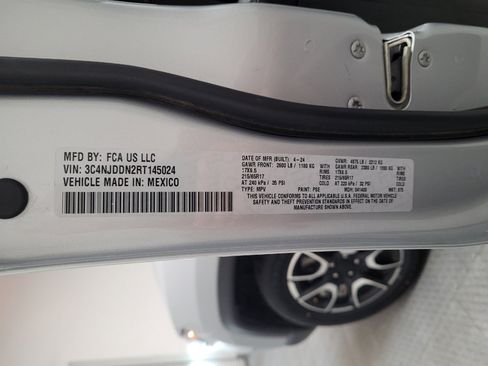 Used 2024 Jeep Compass Trailhawk image 33