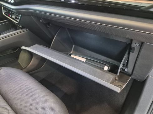 Used 2025 Volkswagen Atlas SE FWD image 24