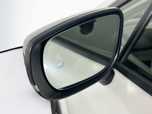 Used 2024 Subaru Crosstrek 2.0i Premium w/ Crosstrek Mirror Package AWD/4WD image 16