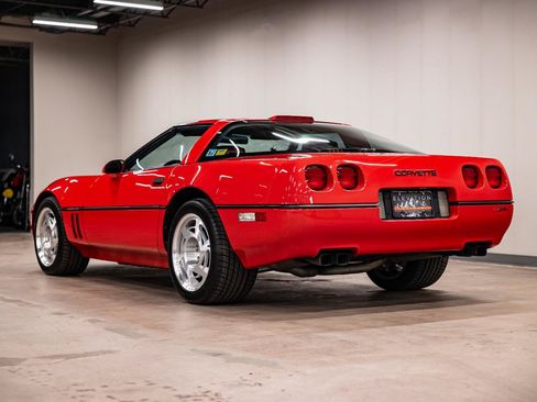 Used 1990 Chevrolet Corvette ZR-1 RWD image 3