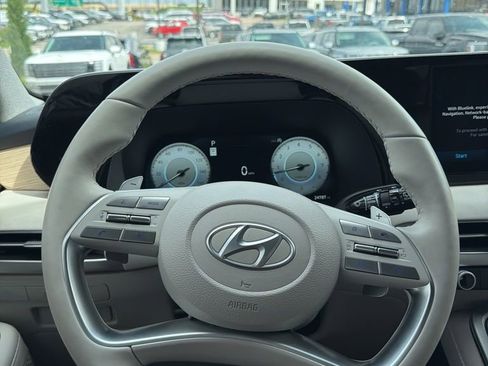 Used 2025 Hyundai Palisade Limited FWD image 14