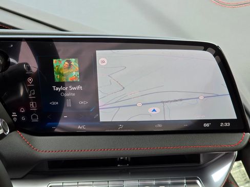 New 2026 Chevrolet Corvette Stingray Coupe w/ Battery Protection Package image 31