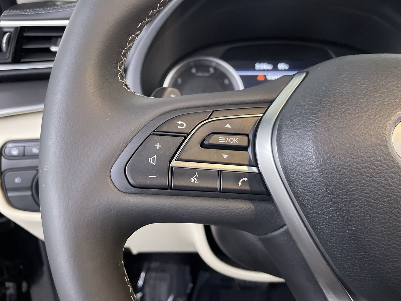 Used 2022 INFINITI QX50 Luxe AWD/4WD image 25