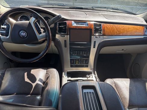 Used 2013 Cadillac Escalade Platinum image 8