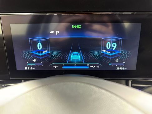 Used 2023 Hyundai Elantra Limited w/ Preferred Accessory Package image 17