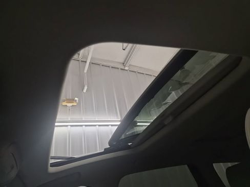 Used 2024 Buick Enclave Avenir w/ Avenir Technology Package image 40