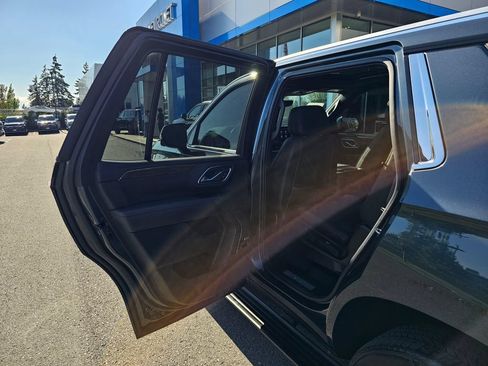 Used 2021 Chevrolet Tahoe High Country w/ Premium Package AWD/4WD image 16