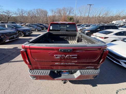 Used 2022 GMC Sierra 1500 AT4 w/ AT4 Preferred Package image 4