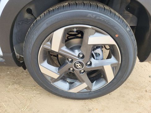 New 2025 Hyundai Venue SEL image 14