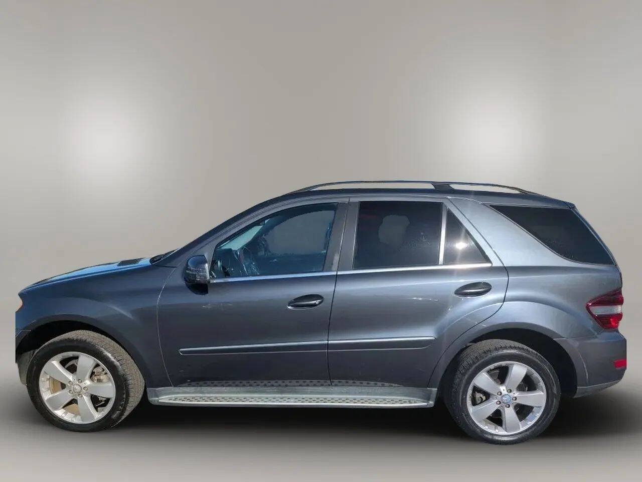 Used 2011 Mercedes-Benz ML 350 4MATIC image 4
