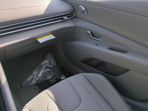 New 2025 Hyundai Elantra SEL w/ Cargo Package image 16