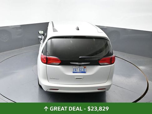 Used 2024 Chrysler Voyager LX image 23