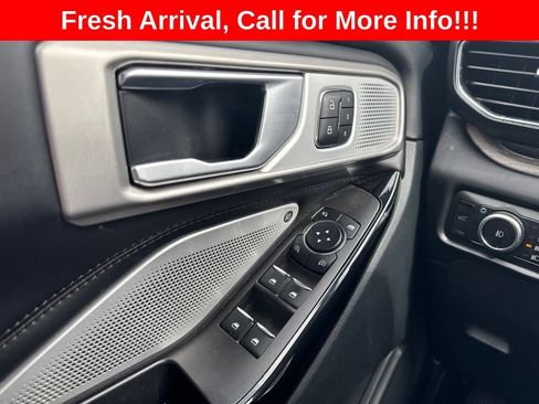 Used 2024 Ford Explorer Platinum w/ Technology Package AWD/4WD image 11