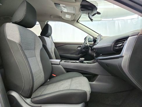 Used 2022 Nissan Rogue SV image 29