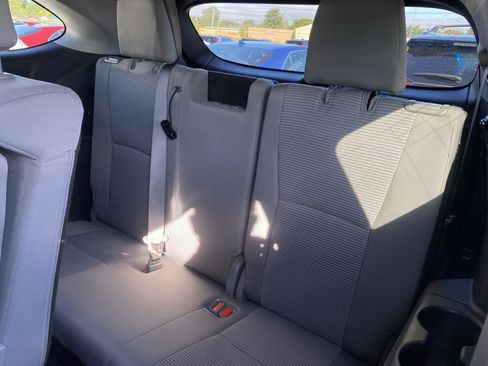 Used 2022 Toyota Highlander L image 22